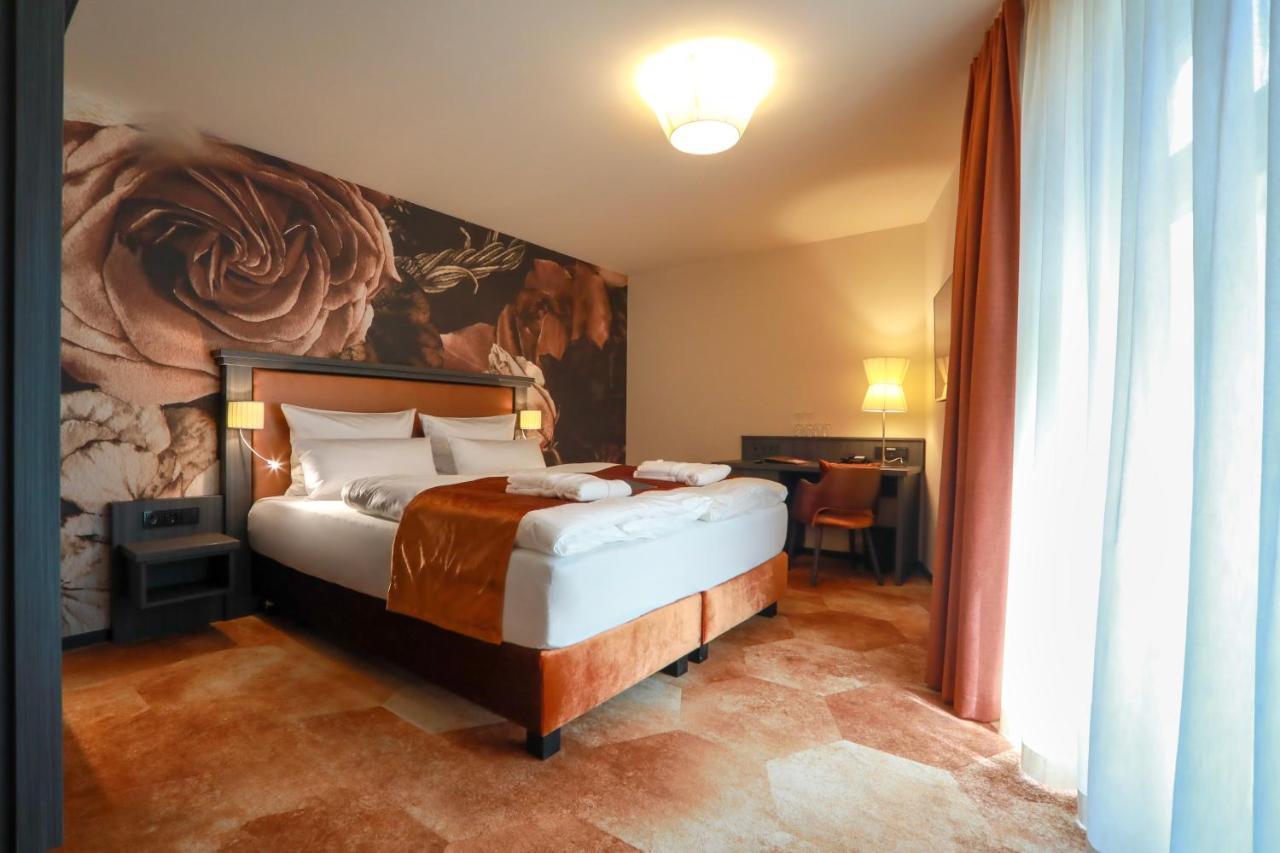 Spree. Hotel Am Hafen ลืบเบอเนา ภายนอก รูปภาพ