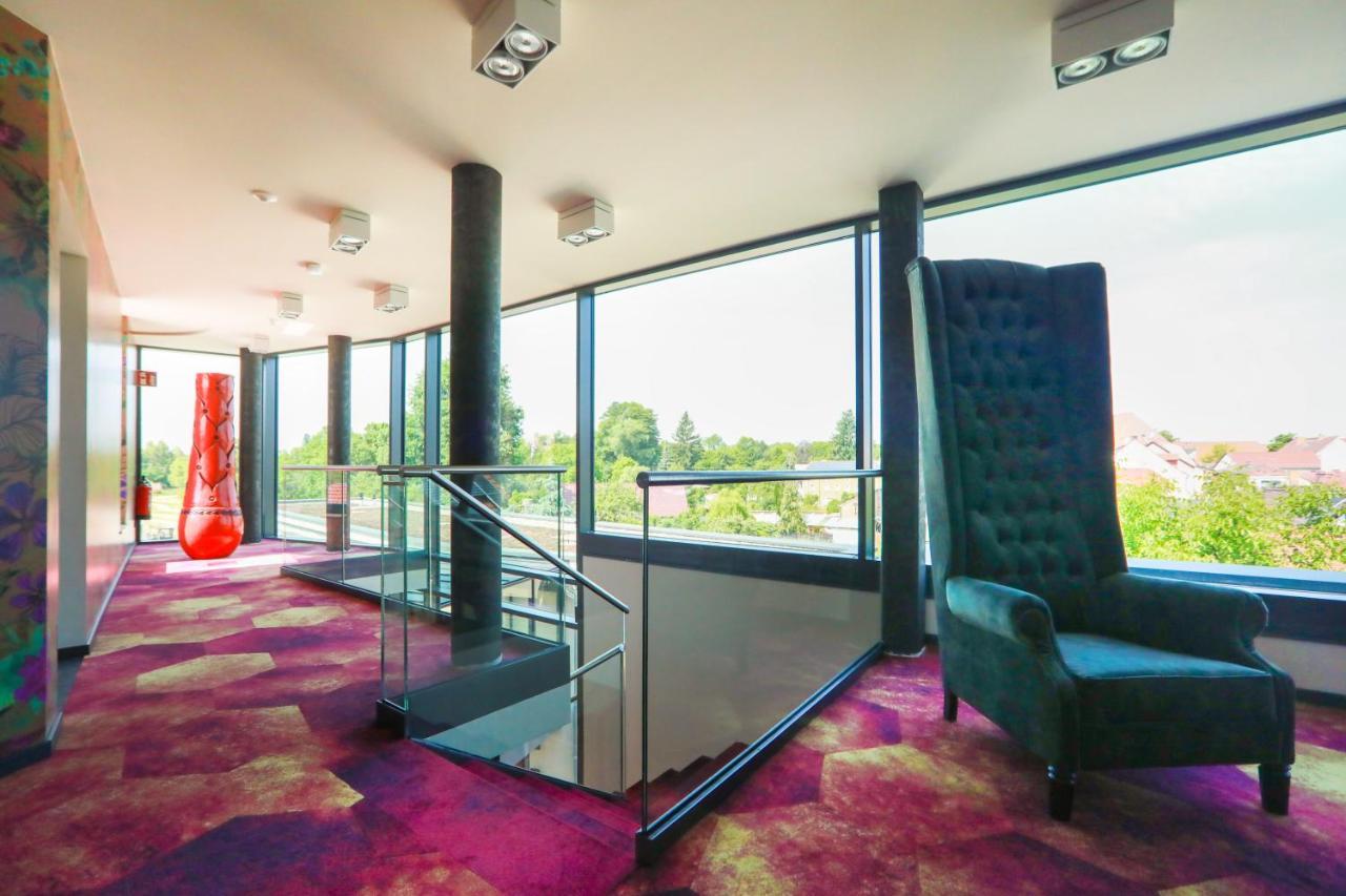 Spree. Hotel Am Hafen ลืบเบอเนา ภายนอก รูปภาพ